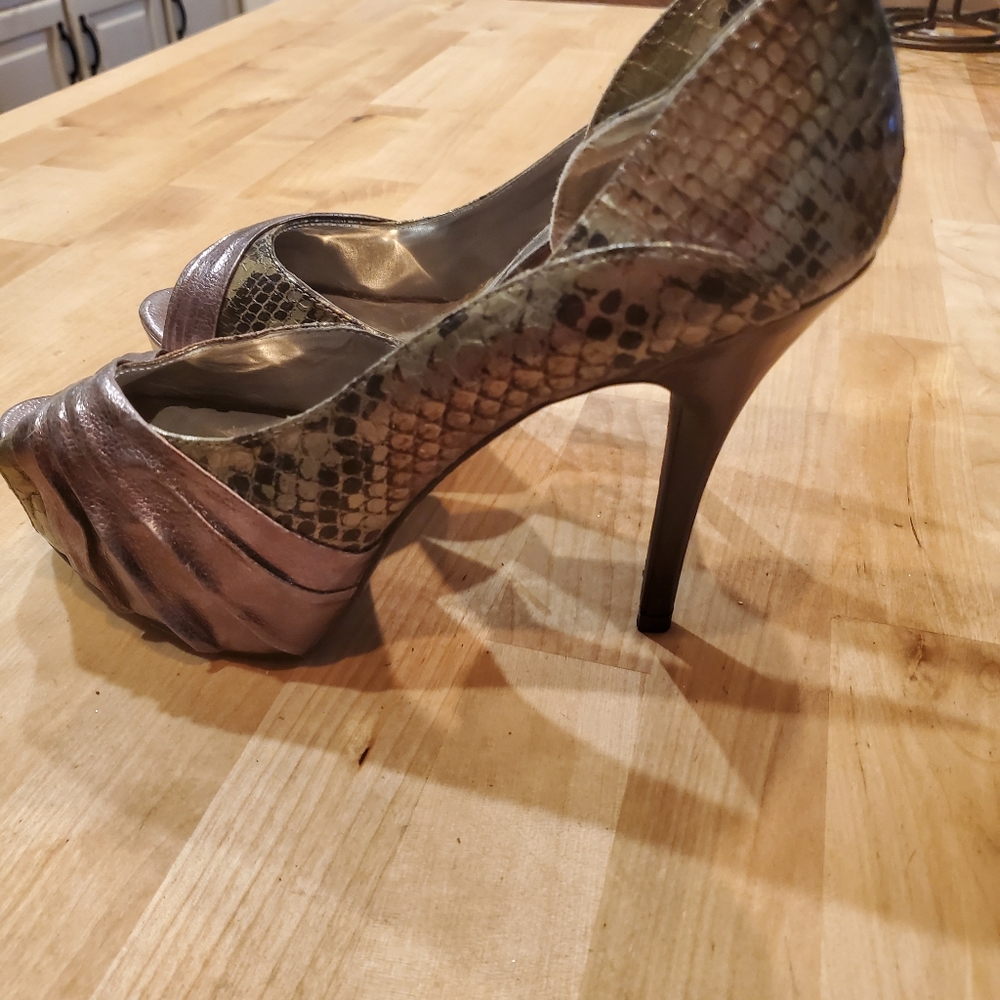 Heels - Picture 3 of 3
